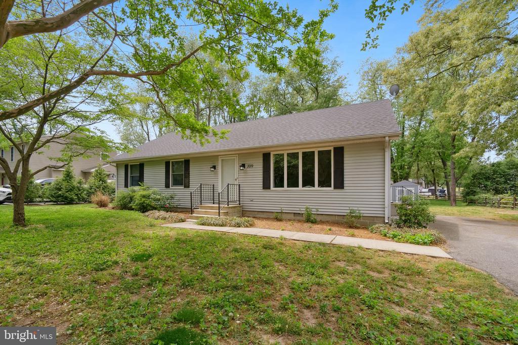 109 Edmore Rd