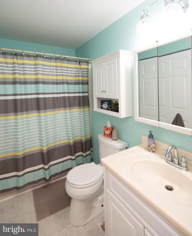 3 Ackerman Ct