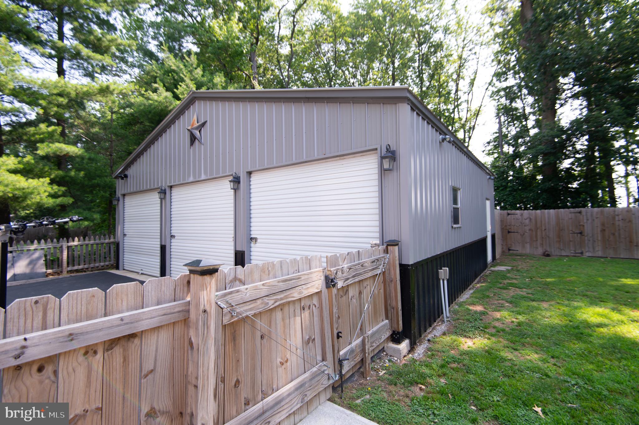 3 Ackerman Ct