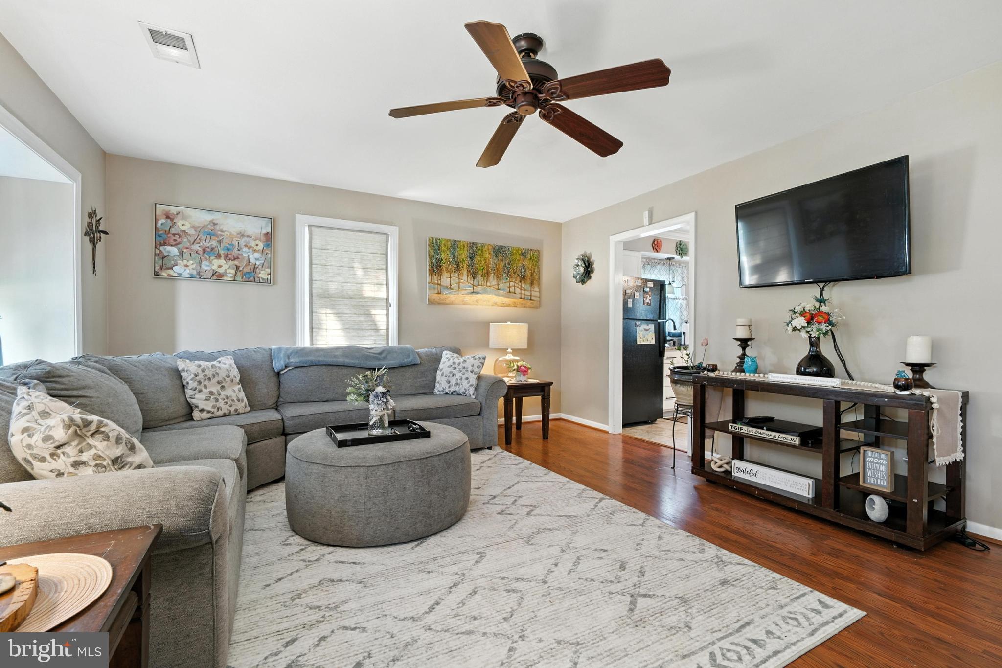 104 Thompson Ave