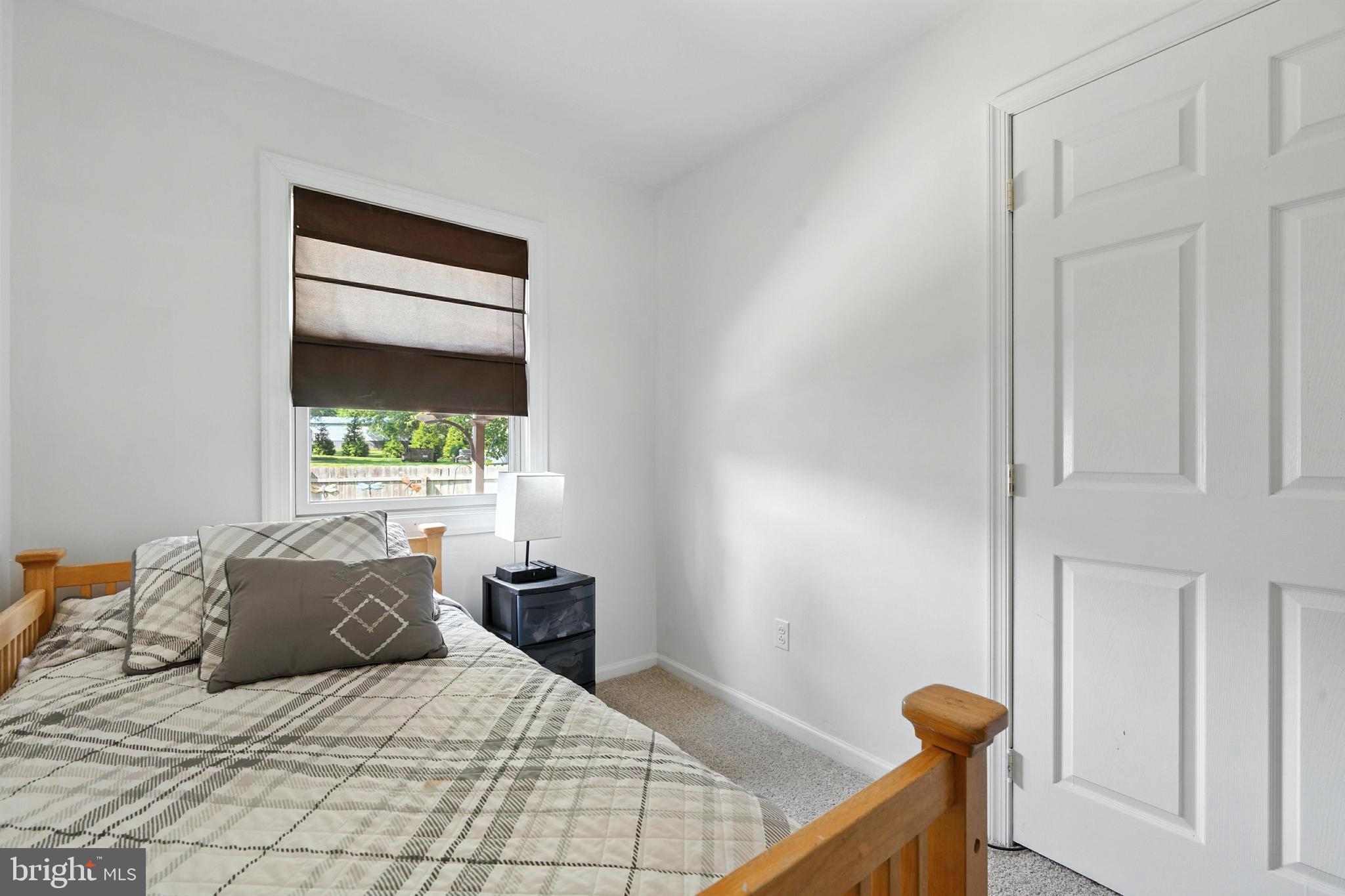 104 Thompson Ave