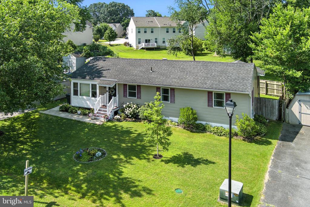 104 Thompson Ave