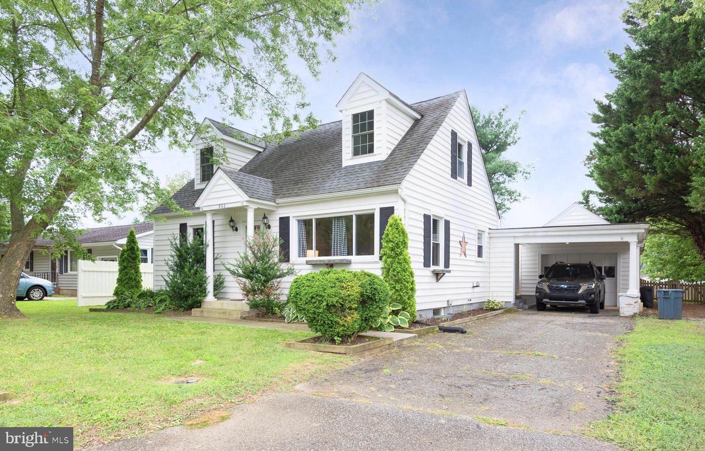 308 Oak St