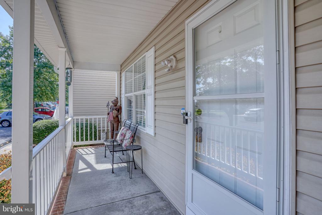 1033 DUNDEE COURT 5