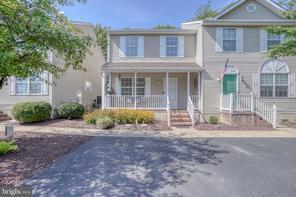1033 DUNDEE COURT 5