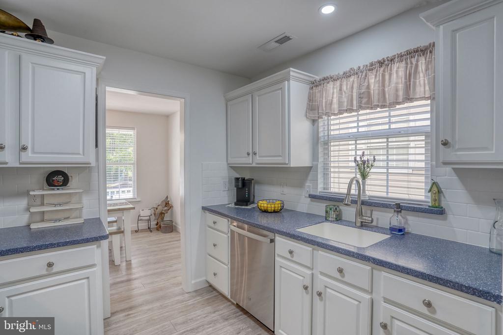 1033 DUNDEE COURT 5