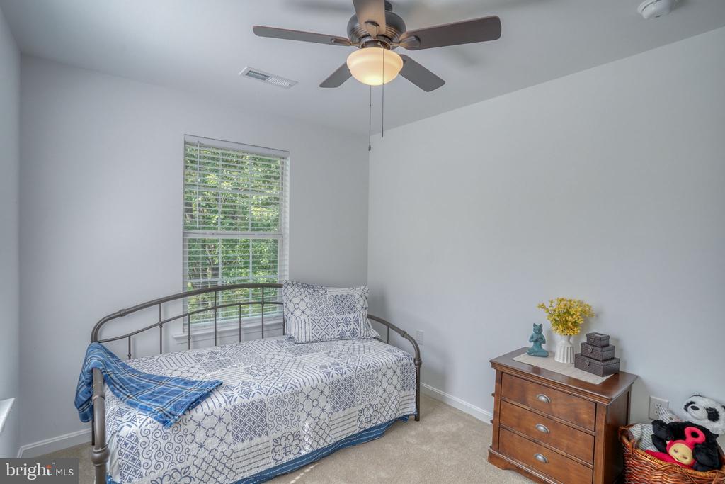 1033 DUNDEE COURT 5