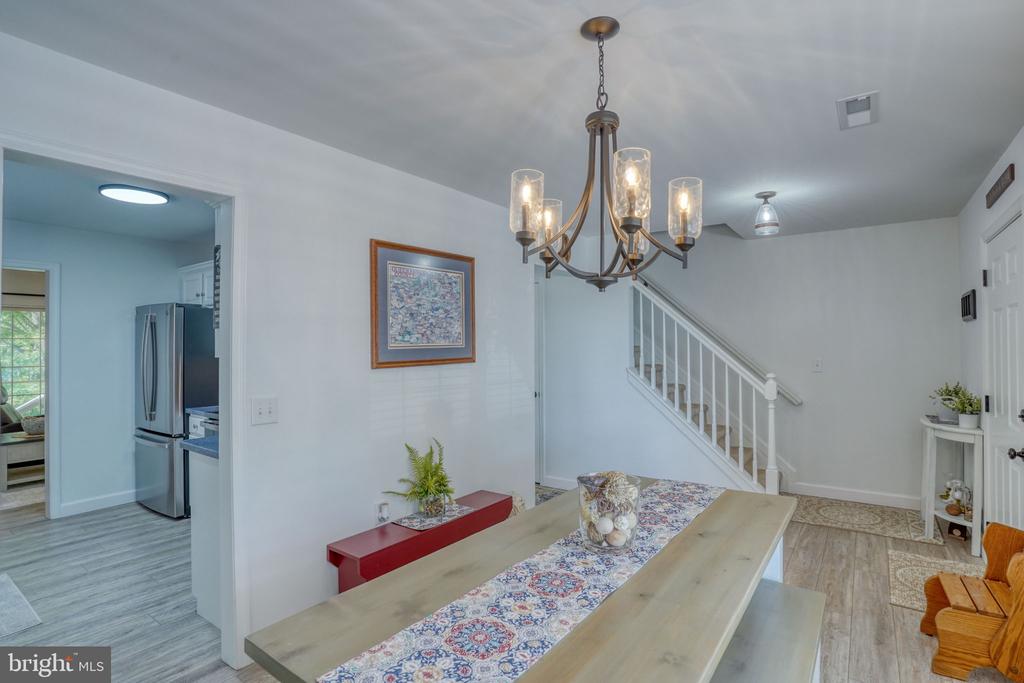 1033 DUNDEE COURT 5
