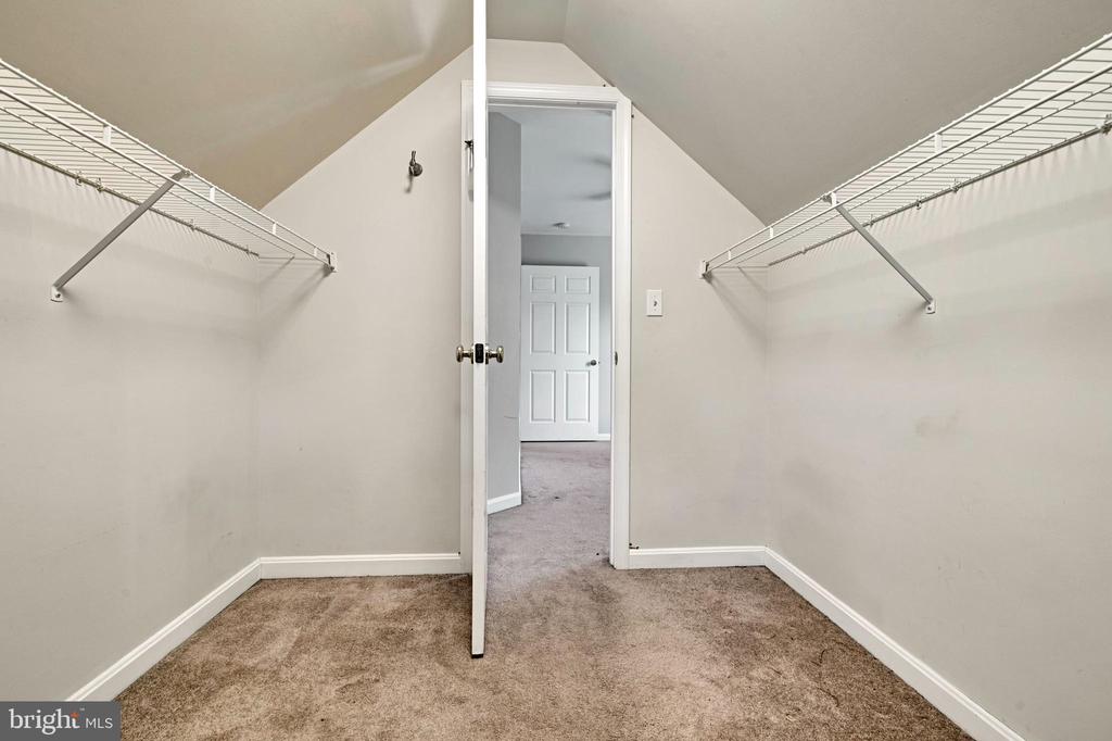 202 RIDGEVIEW COURT