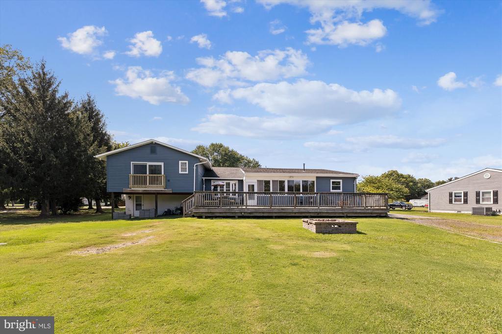 145 N LAKE DRIVE