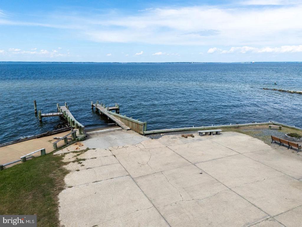 145 N LAKE DRIVE