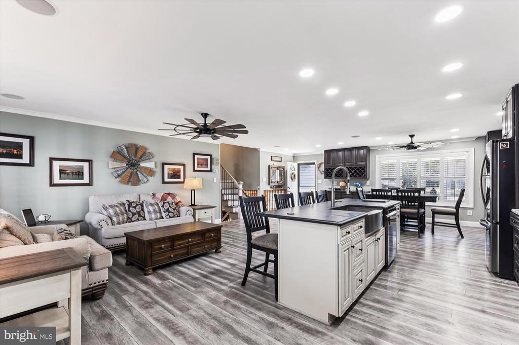145 N LAKE DRIVE