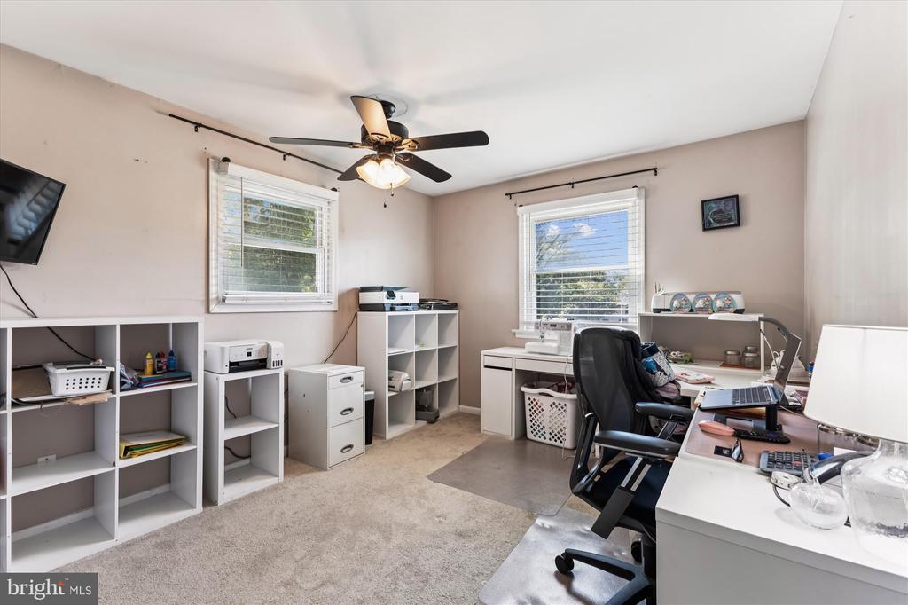 145 N LAKE DRIVE