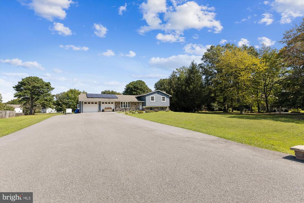 145 N LAKE DRIVE