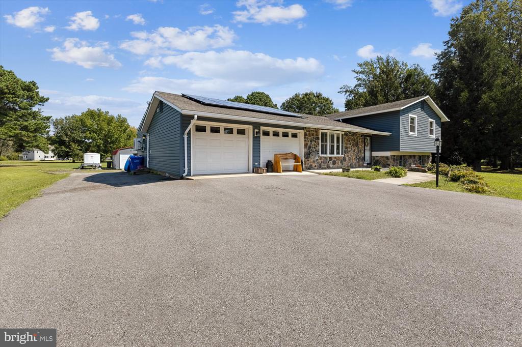 145 N LAKE DRIVE