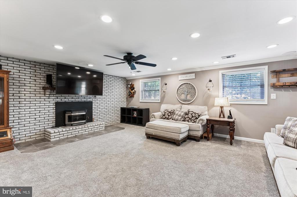 145 N LAKE DRIVE