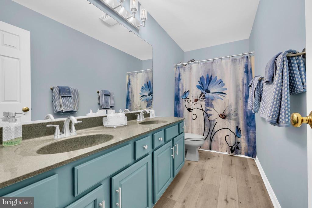235 WYE KNOT COURT
