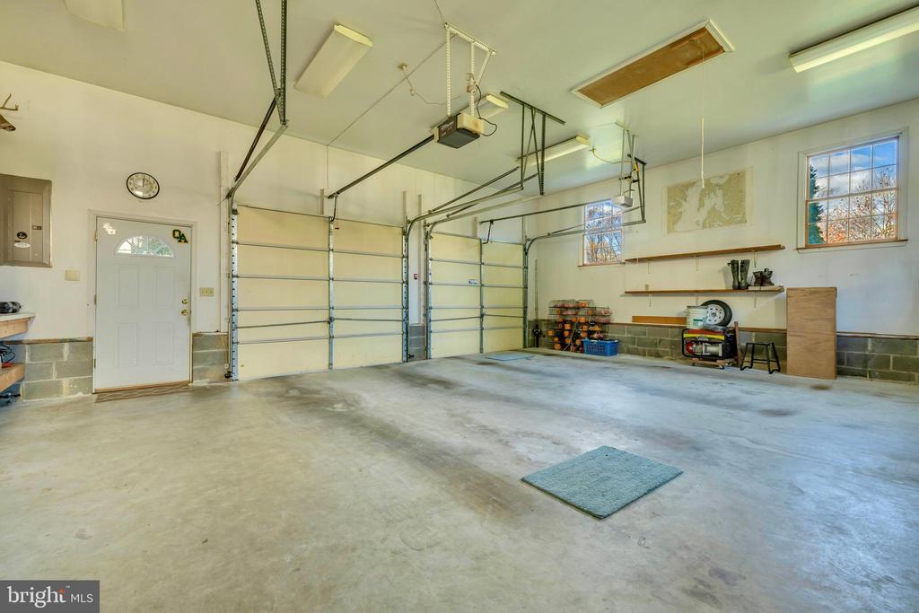 235 WYE KNOT COURT
