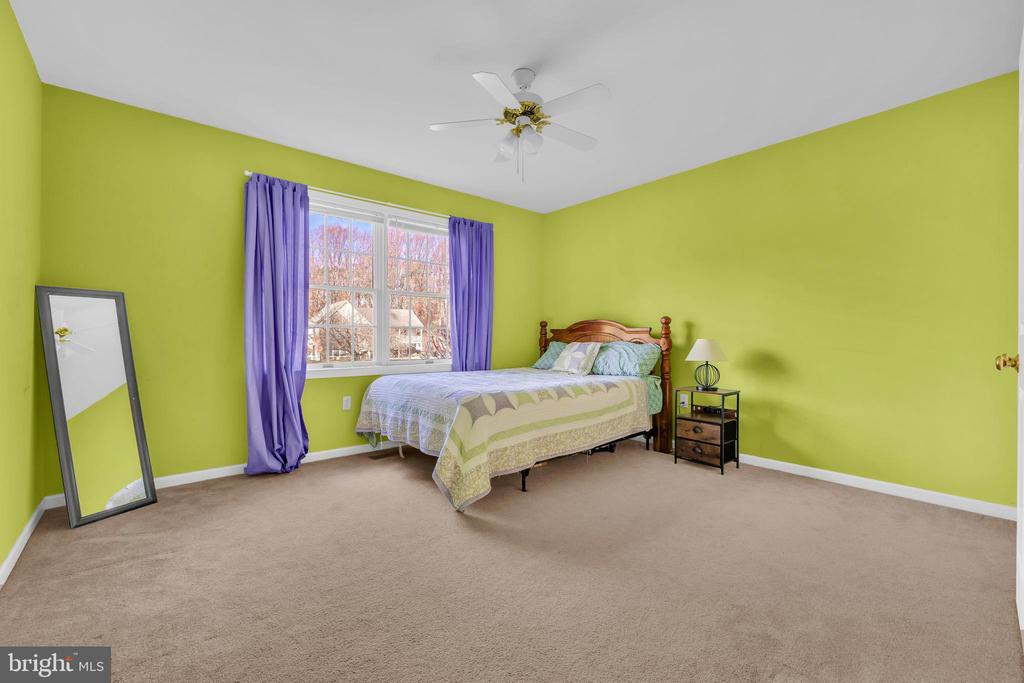 235 WYE KNOT COURT