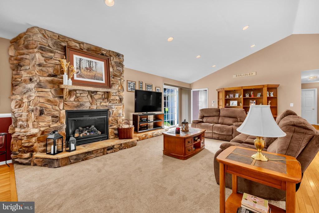 235 WYE KNOT COURT