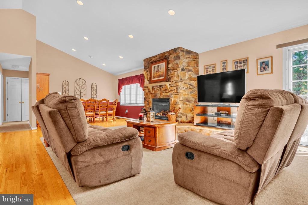 235 WYE KNOT COURT
