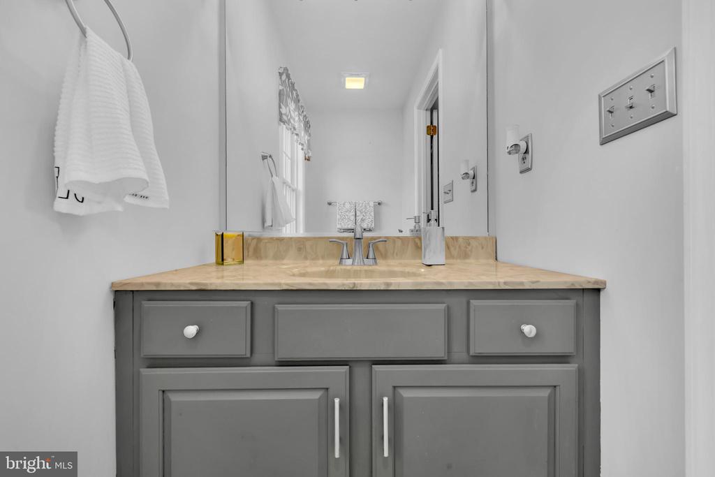 235 WYE KNOT COURT