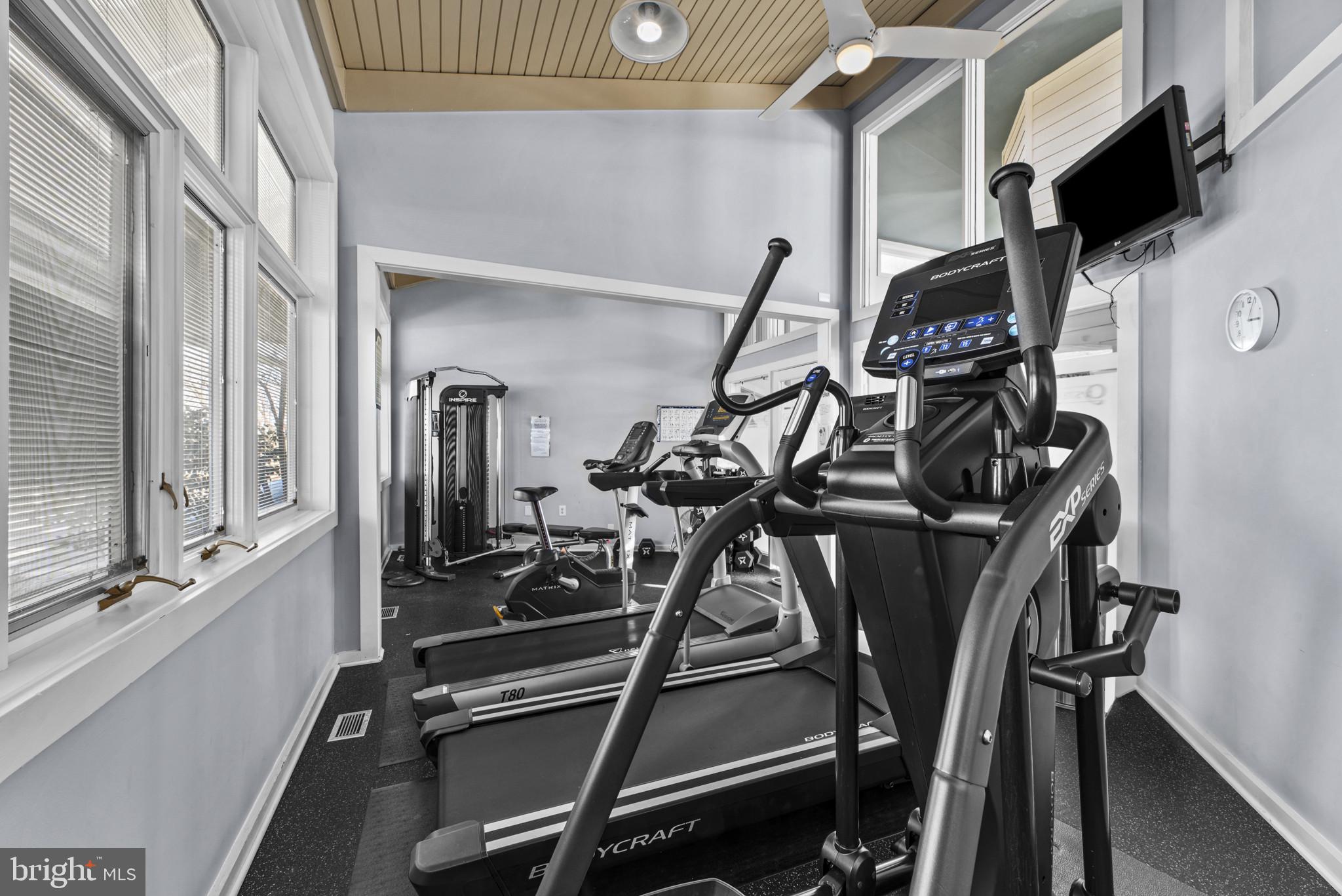 902 OYSTER COVE DRIVE