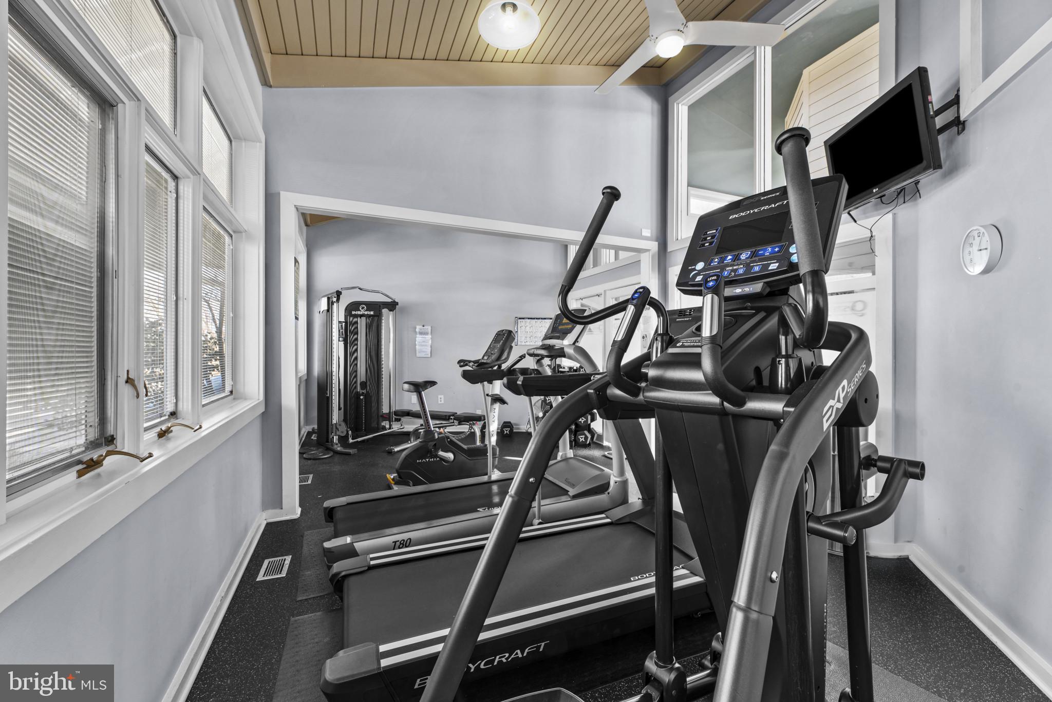 902 OYSTER COVE DRIVE