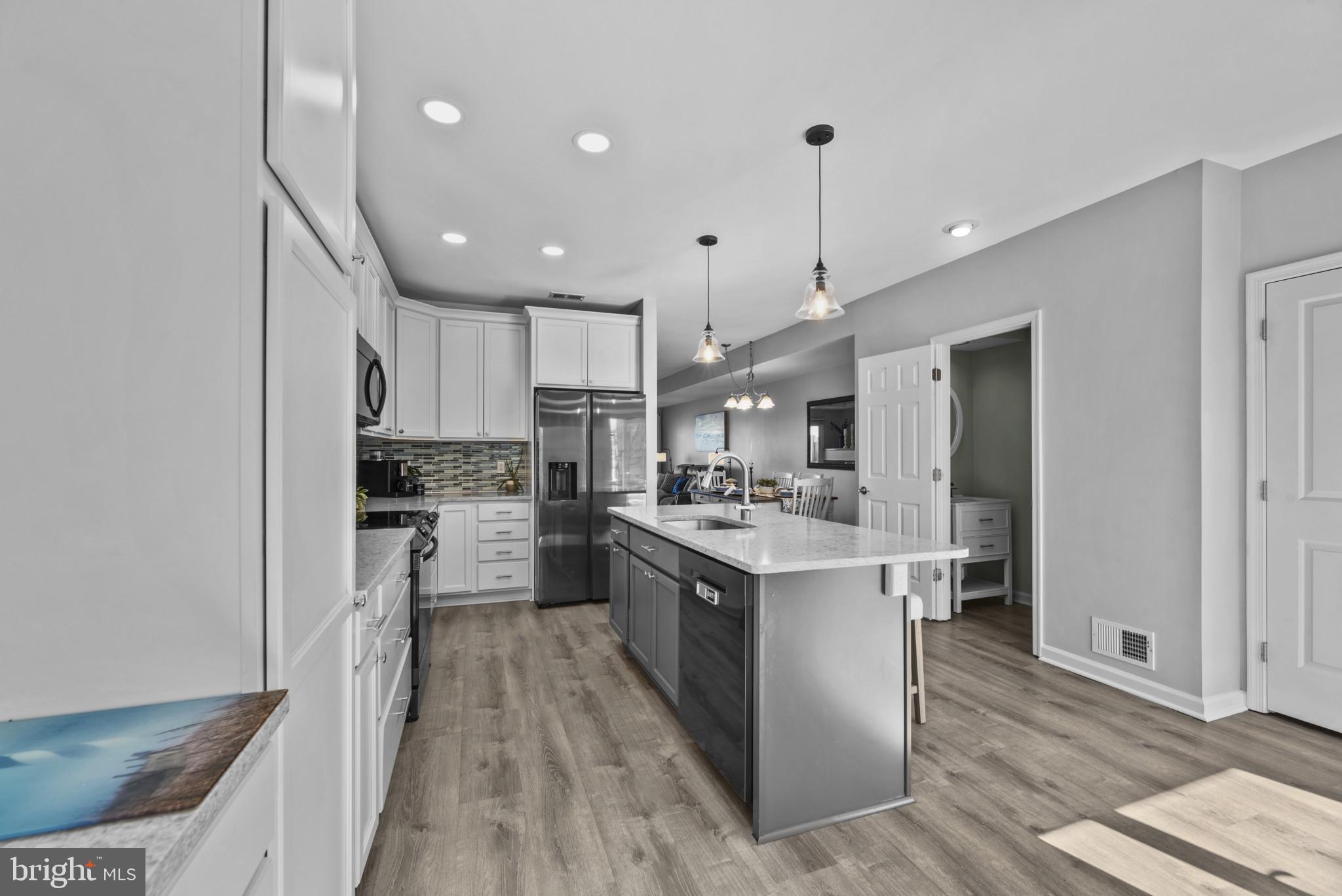 902 OYSTER COVE DRIVE