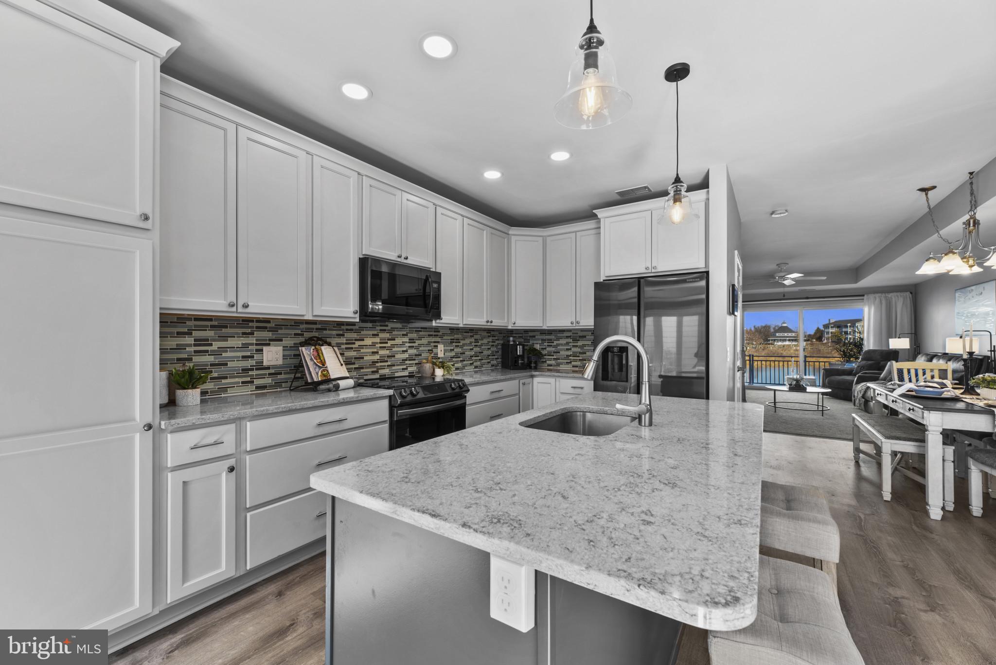 902 OYSTER COVE DRIVE