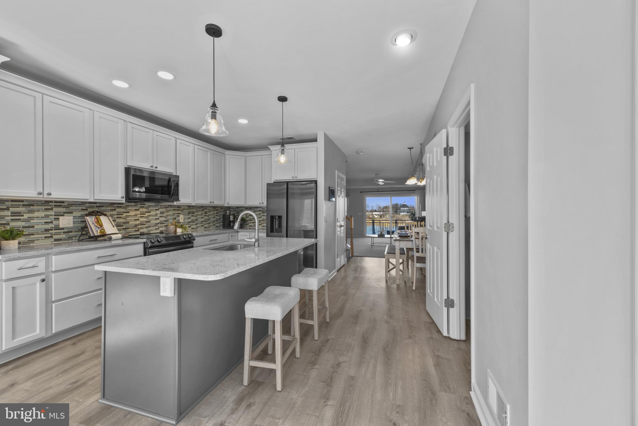 902 OYSTER COVE DRIVE