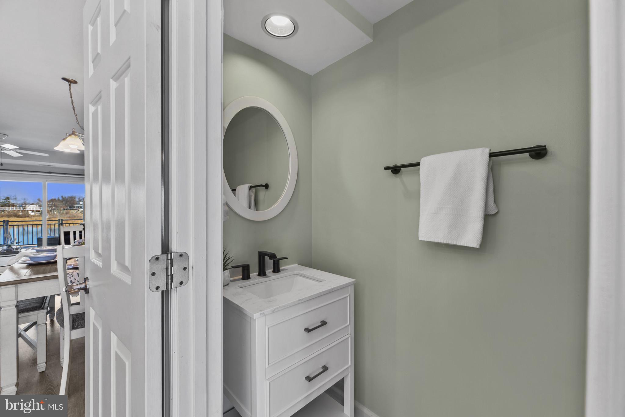 902 OYSTER COVE DRIVE