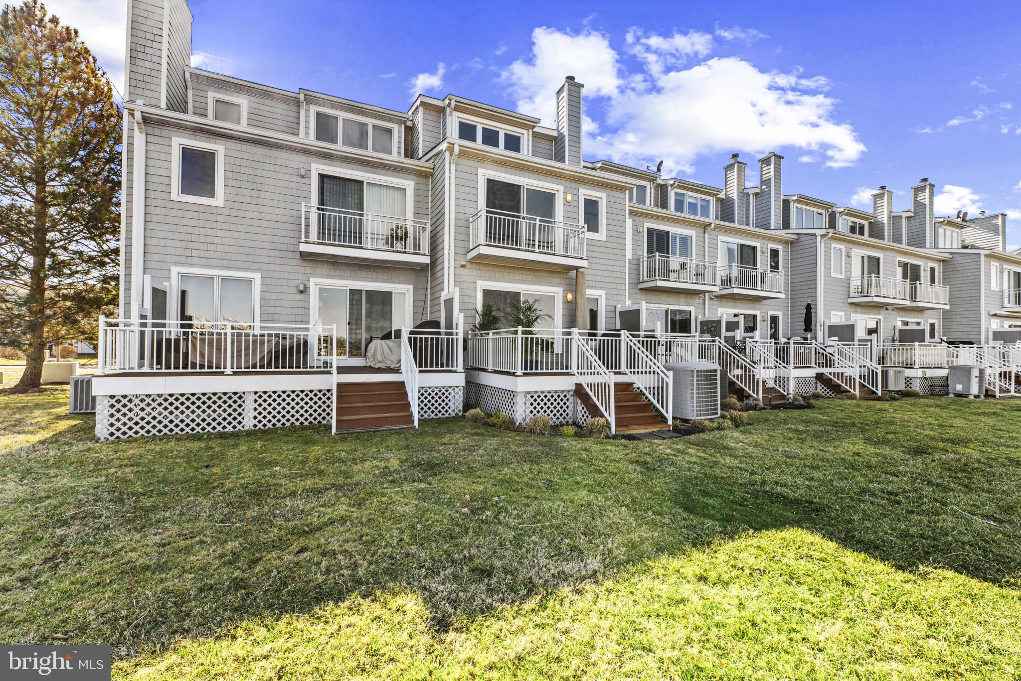 902 OYSTER COVE DRIVE