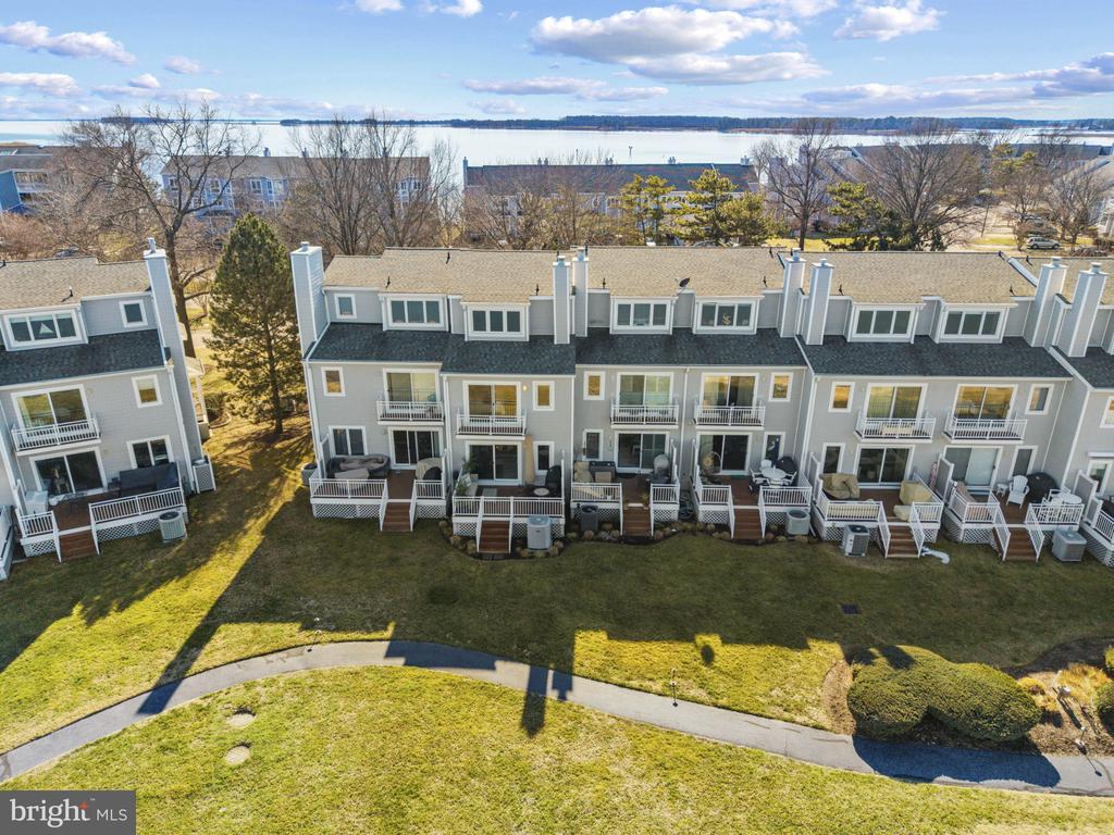 902 OYSTER COVE DRIVE