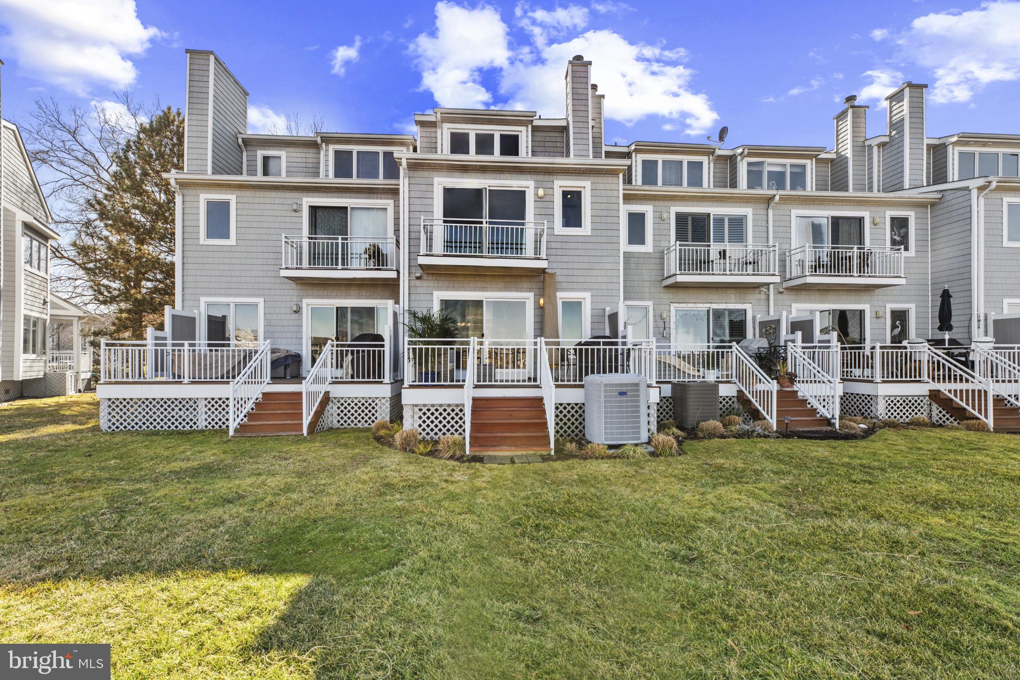 902 OYSTER COVE DRIVE