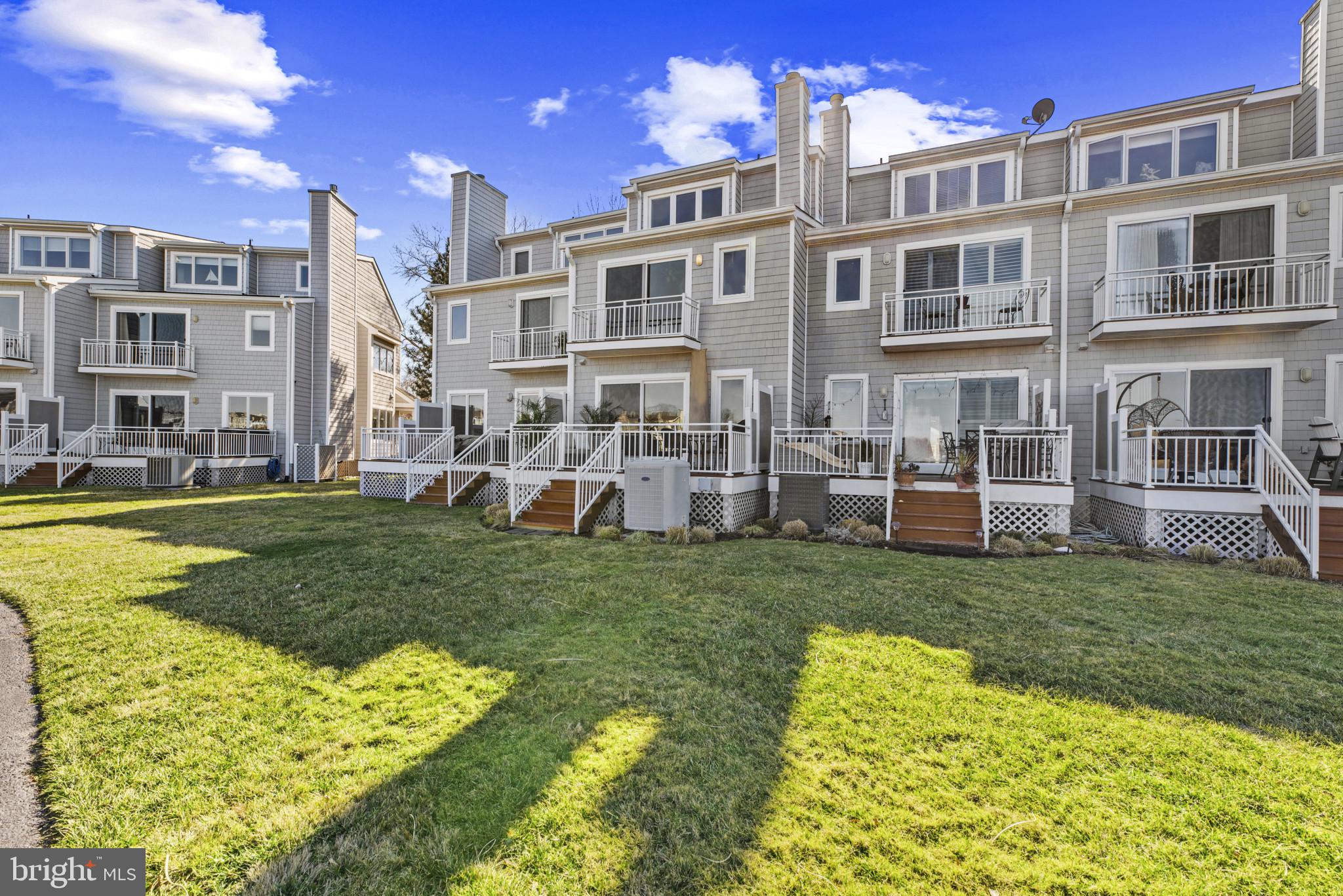 902 OYSTER COVE DRIVE