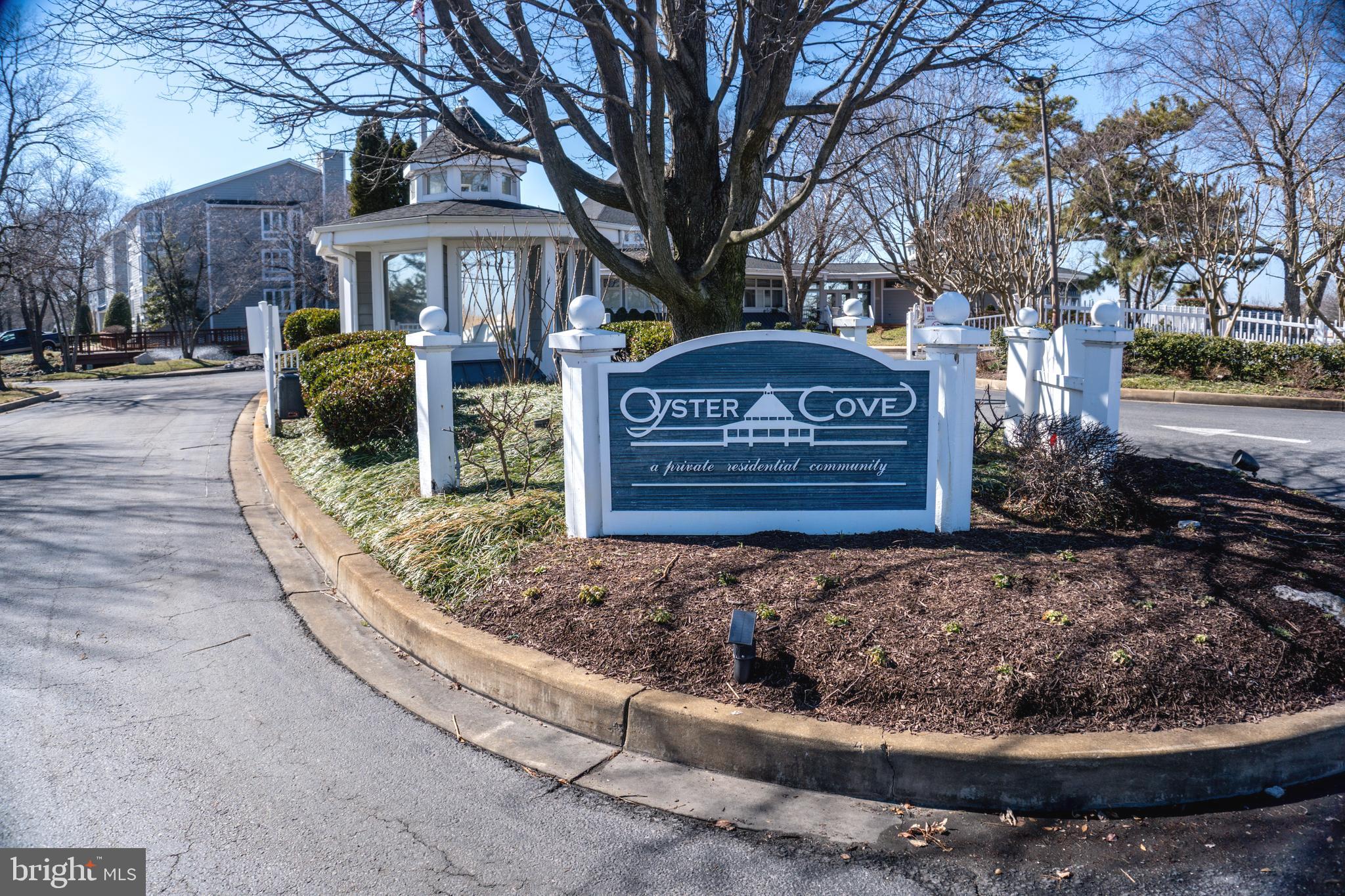 902 OYSTER COVE DRIVE