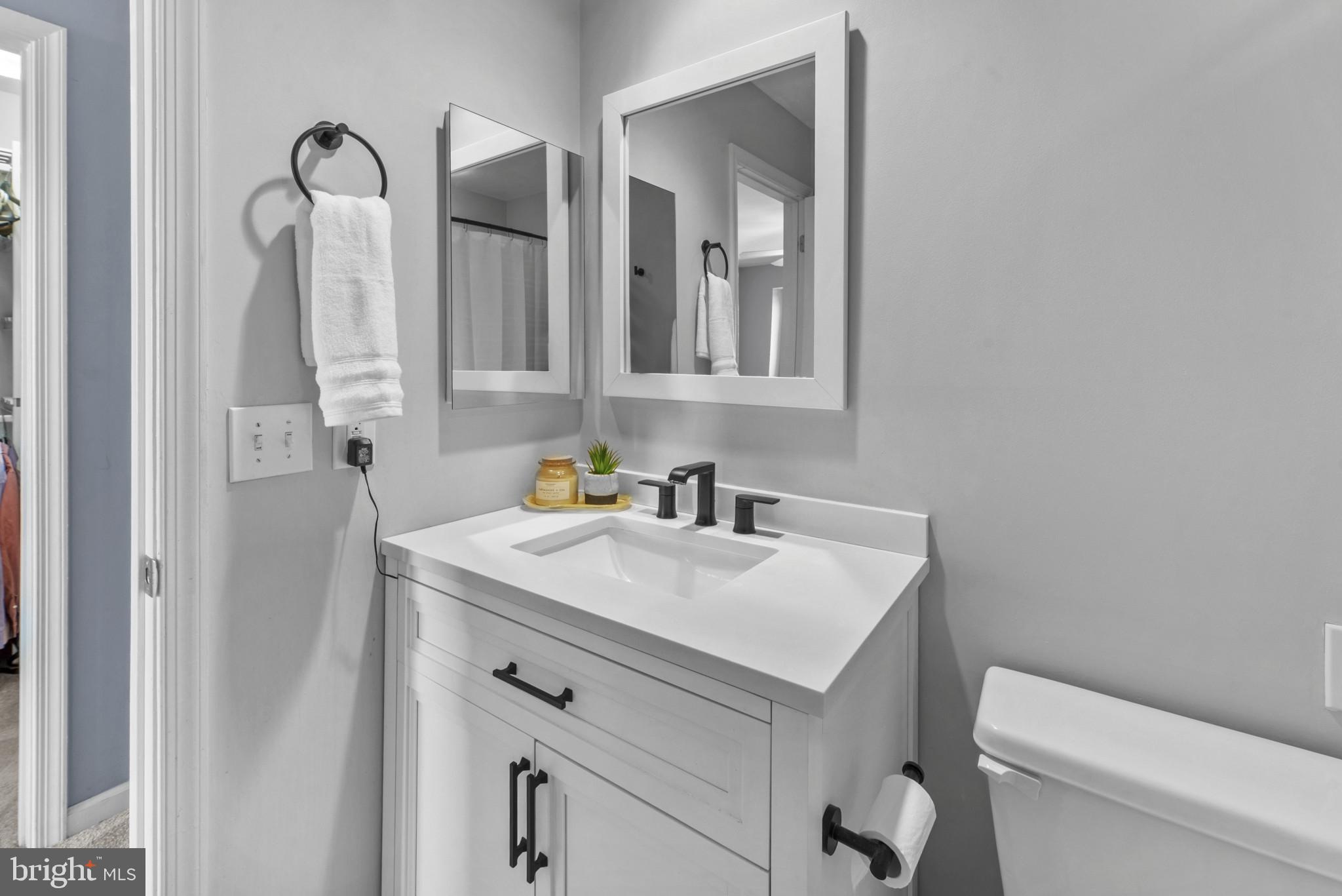 902 OYSTER COVE DRIVE