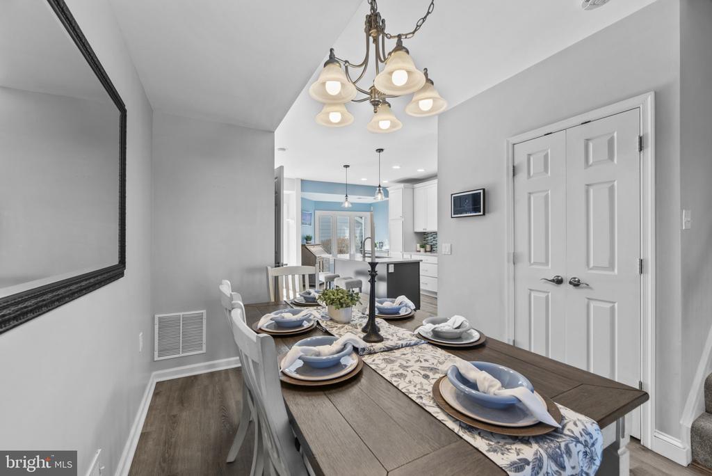 902 OYSTER COVE DRIVE