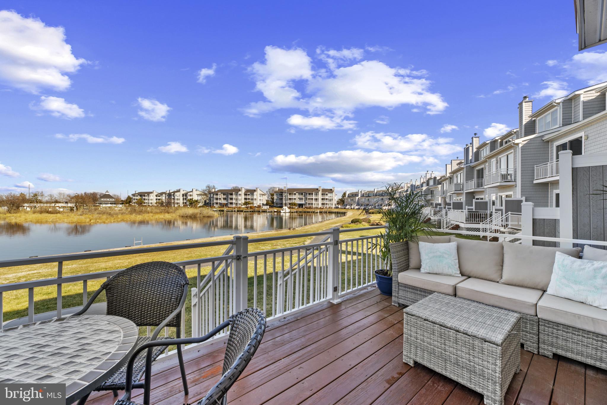 902 OYSTER COVE DRIVE