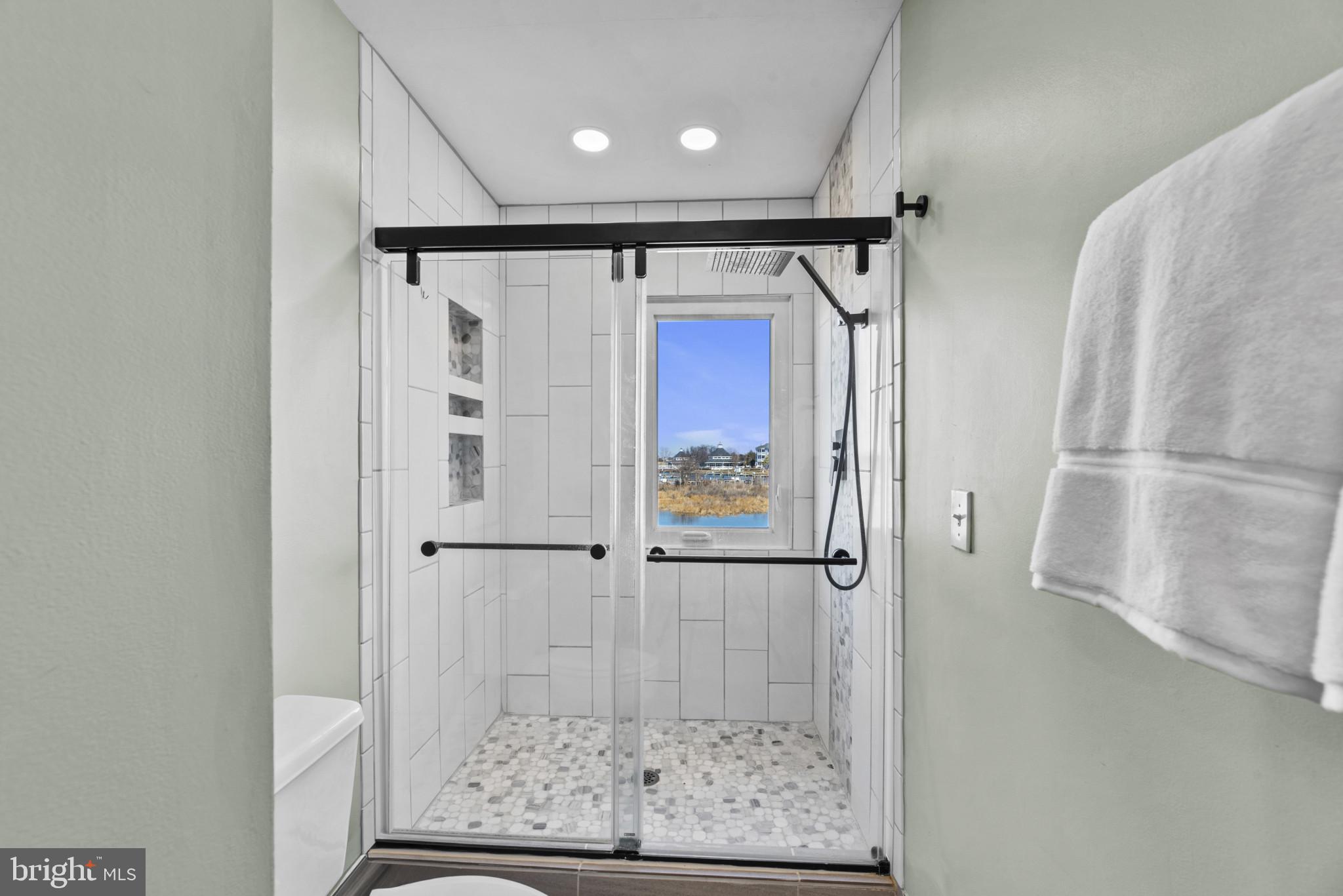 902 OYSTER COVE DRIVE