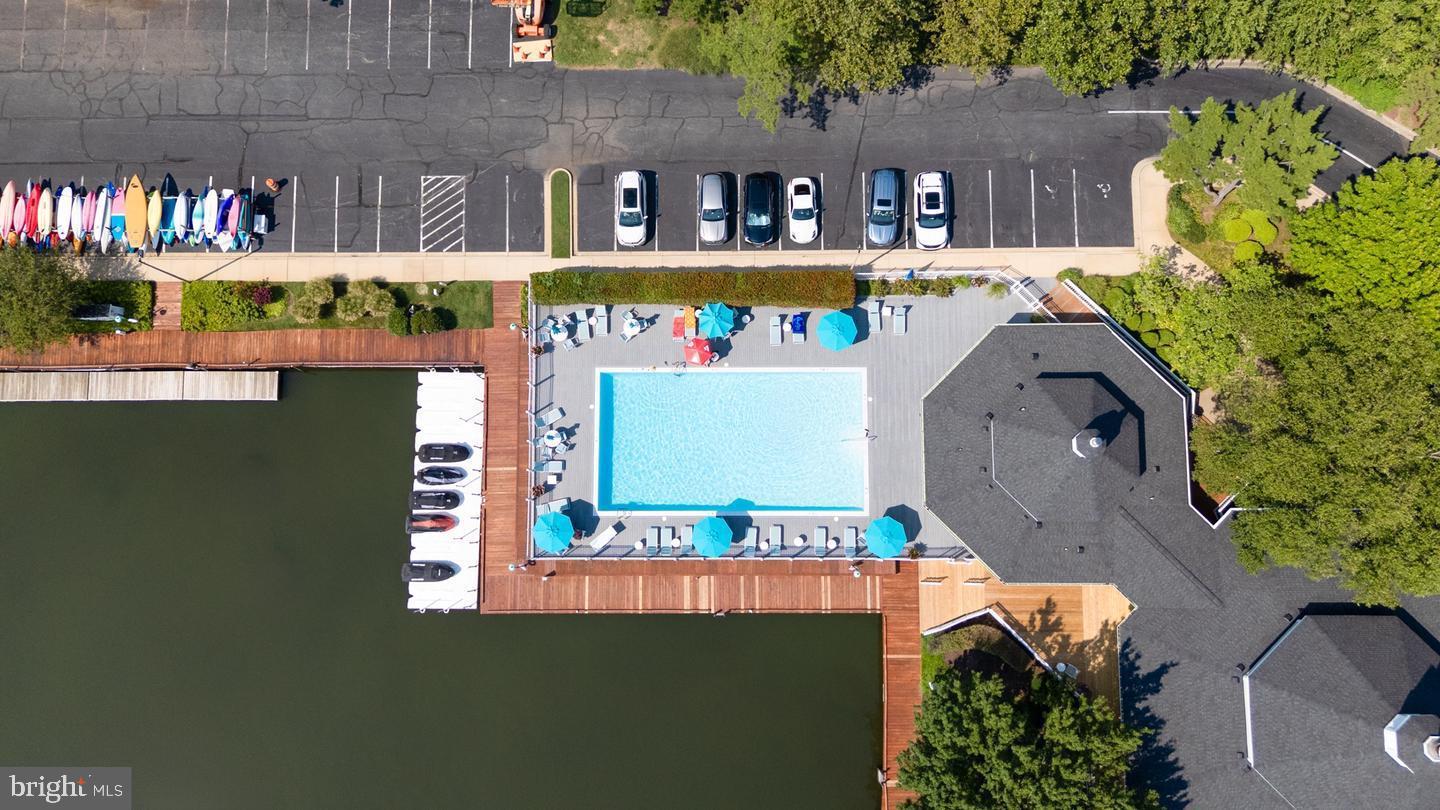 902 OYSTER COVE DRIVE