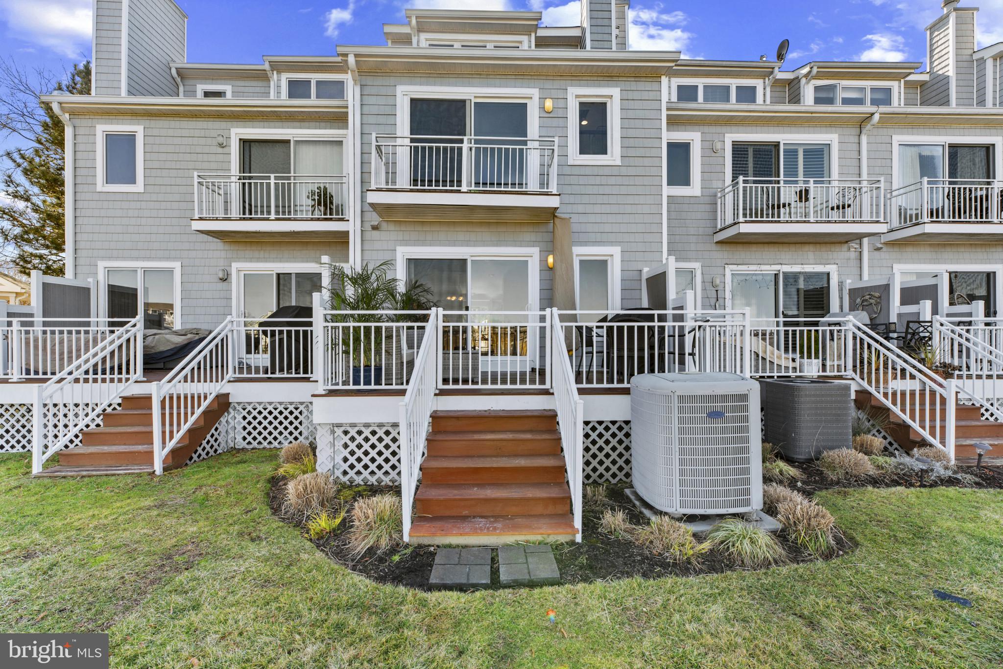 902 OYSTER COVE DRIVE