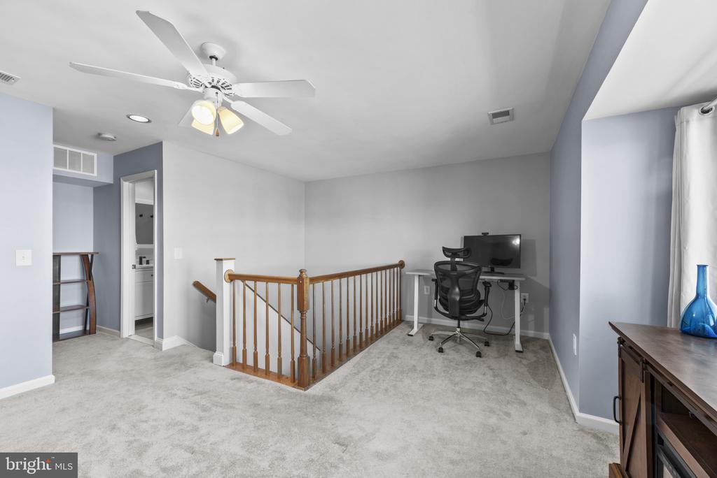 902 OYSTER COVE DRIVE