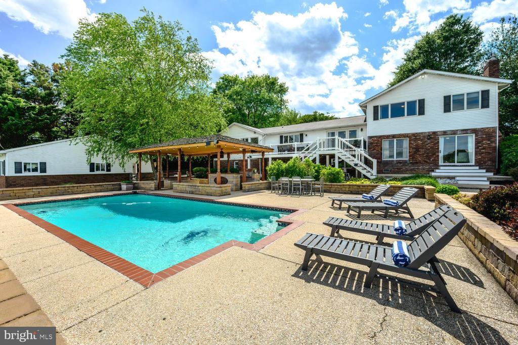 92 LONG CREEK DRIVE