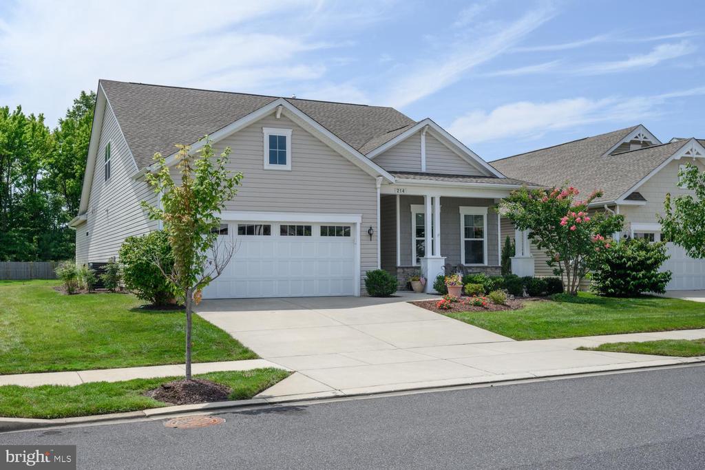 214 BAYBERRY DRIVE