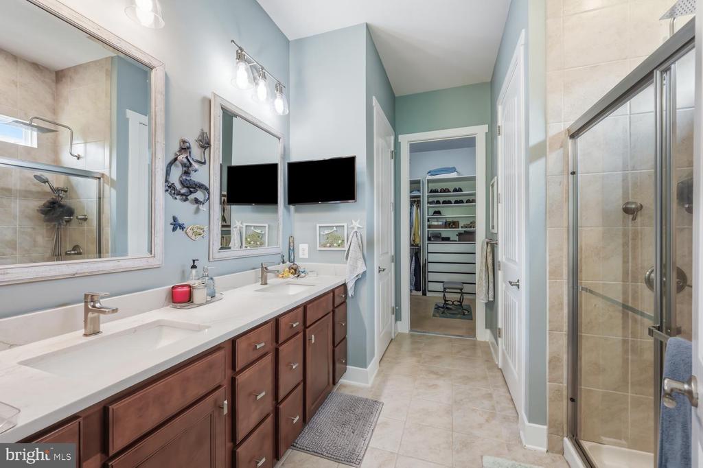 214 BAYBERRY DRIVE