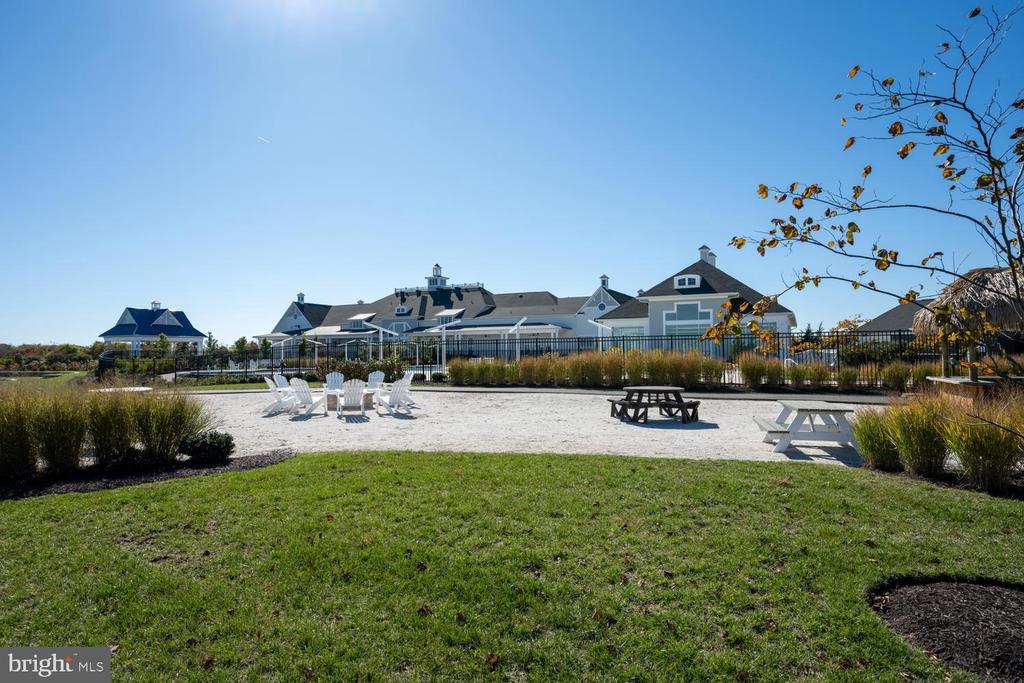 214 BAYBERRY DRIVE