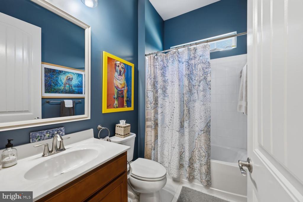 214 BAYBERRY DRIVE