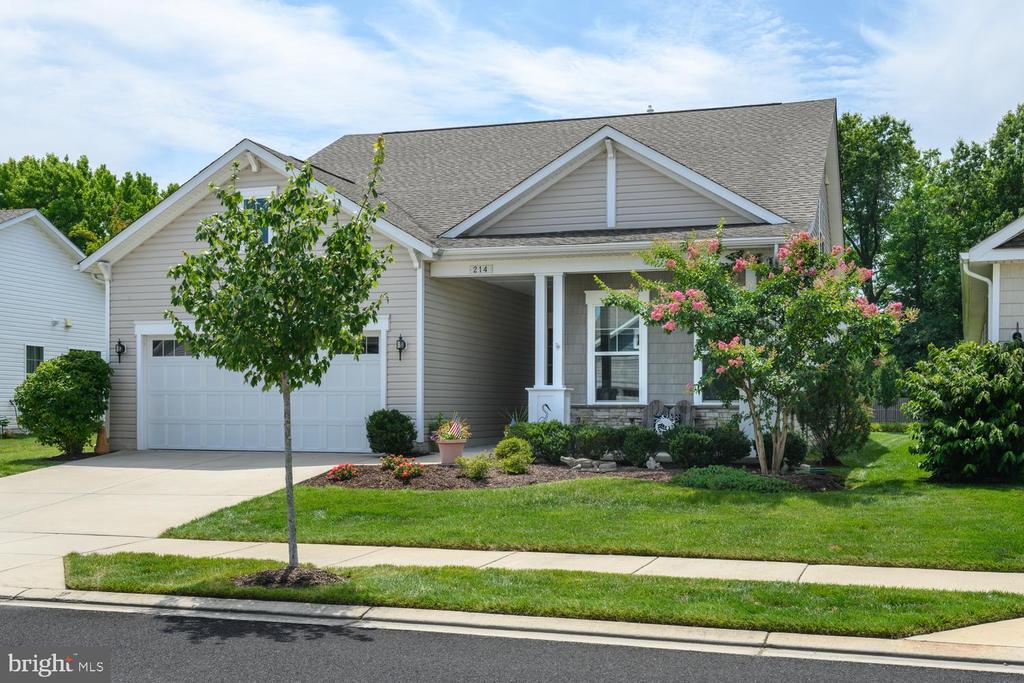 214 BAYBERRY DRIVE